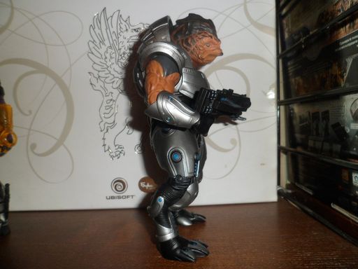 Mass Effect 3 - Grunt Action Figure - обзор